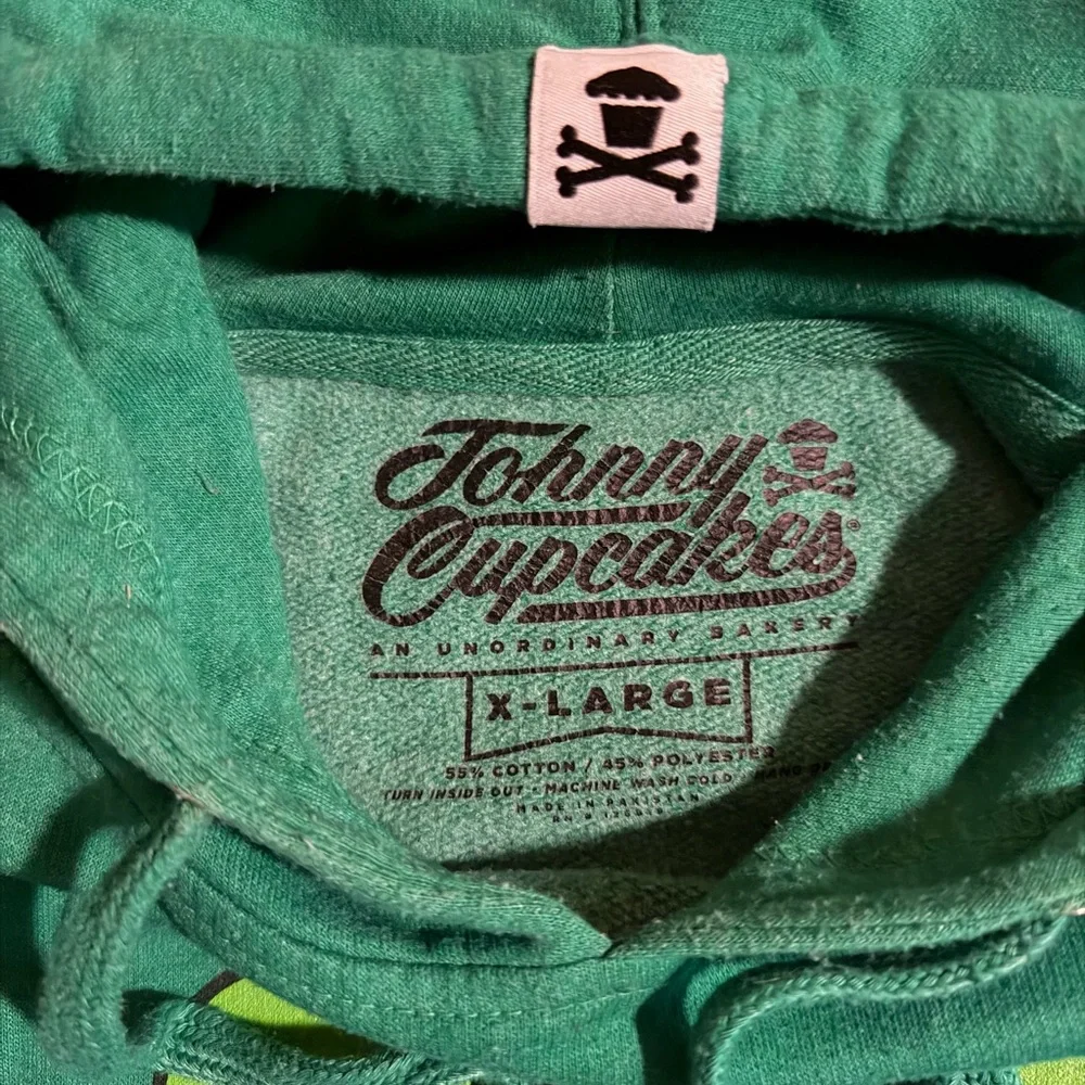 Johnny Cupcakes SweatShirt Hoodie Green Crossbones Luigi Mario - XL - Picture 2 of 7